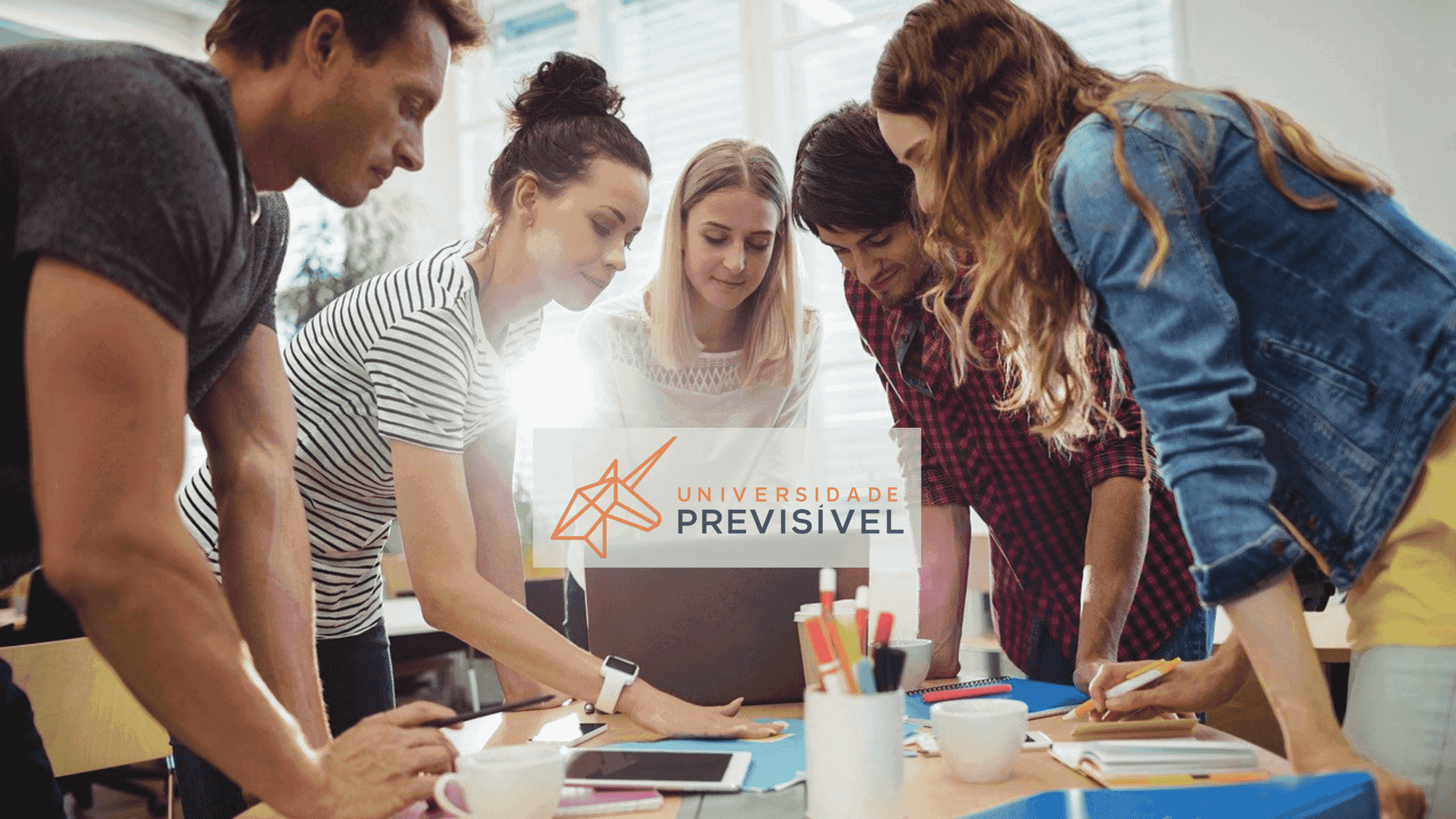 Aprenda 8 dicas práticas para construir uma equipe de vendas focada no sucesso, com técnicas que aumentam a produtividade e impulsionam as metas da sua empresa.